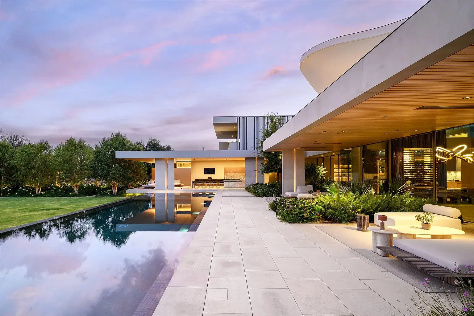 Internationally lauded architecture firm SAOTA, which is based in Cape Town, took four years to execute its first Dallas project. (Photo by Stephen Reed Photography)
