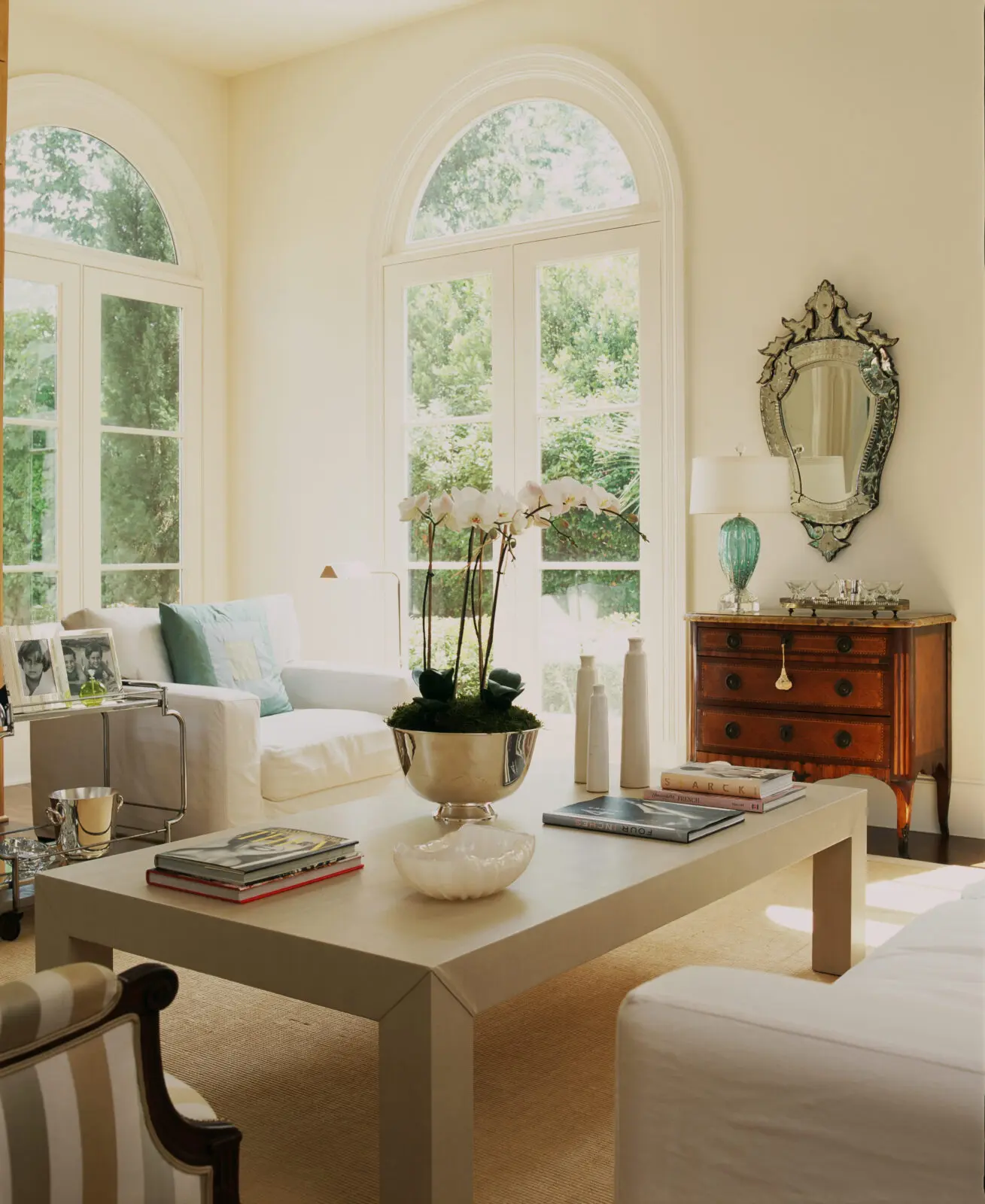 Project in Berland, Published Western Interiors, Jan Showers Glamorous Rooms. (Photo by Dominique Vorillon)