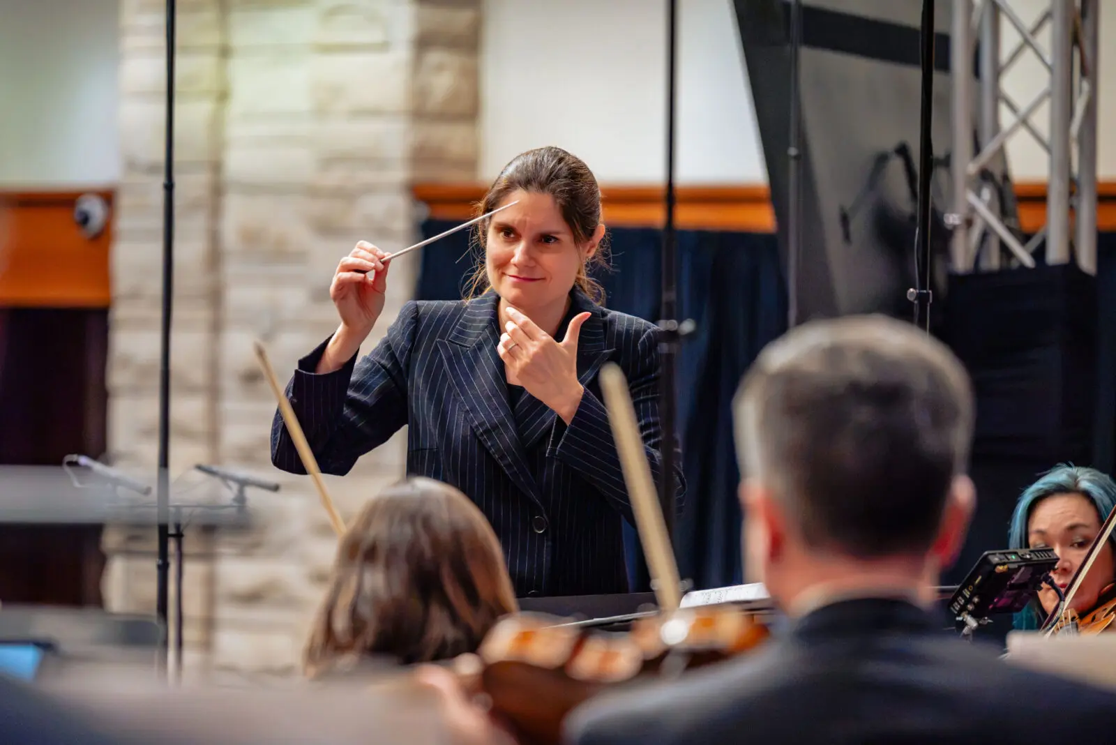 Delyana Lazarova conducts ROCO's season-opening concert (Photo by Rolando Ramon)