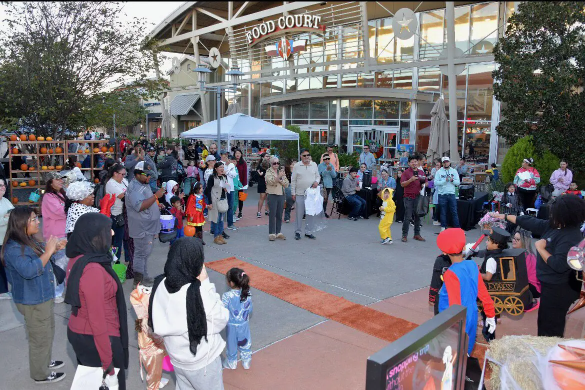 Halloween Spook-tacular at Houston Premium Outlets