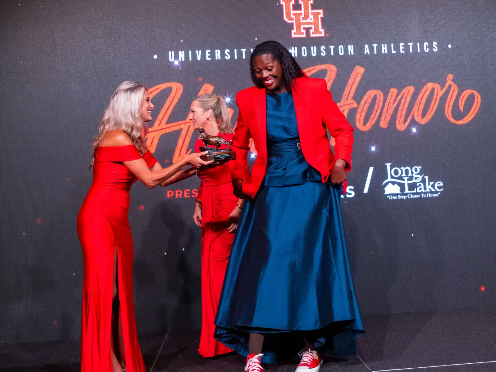 University of Houston women's basketball star Monica Lamb Powell is inducted into the University of Houston Hall of Honor. (Photo by F. Carter Smith)