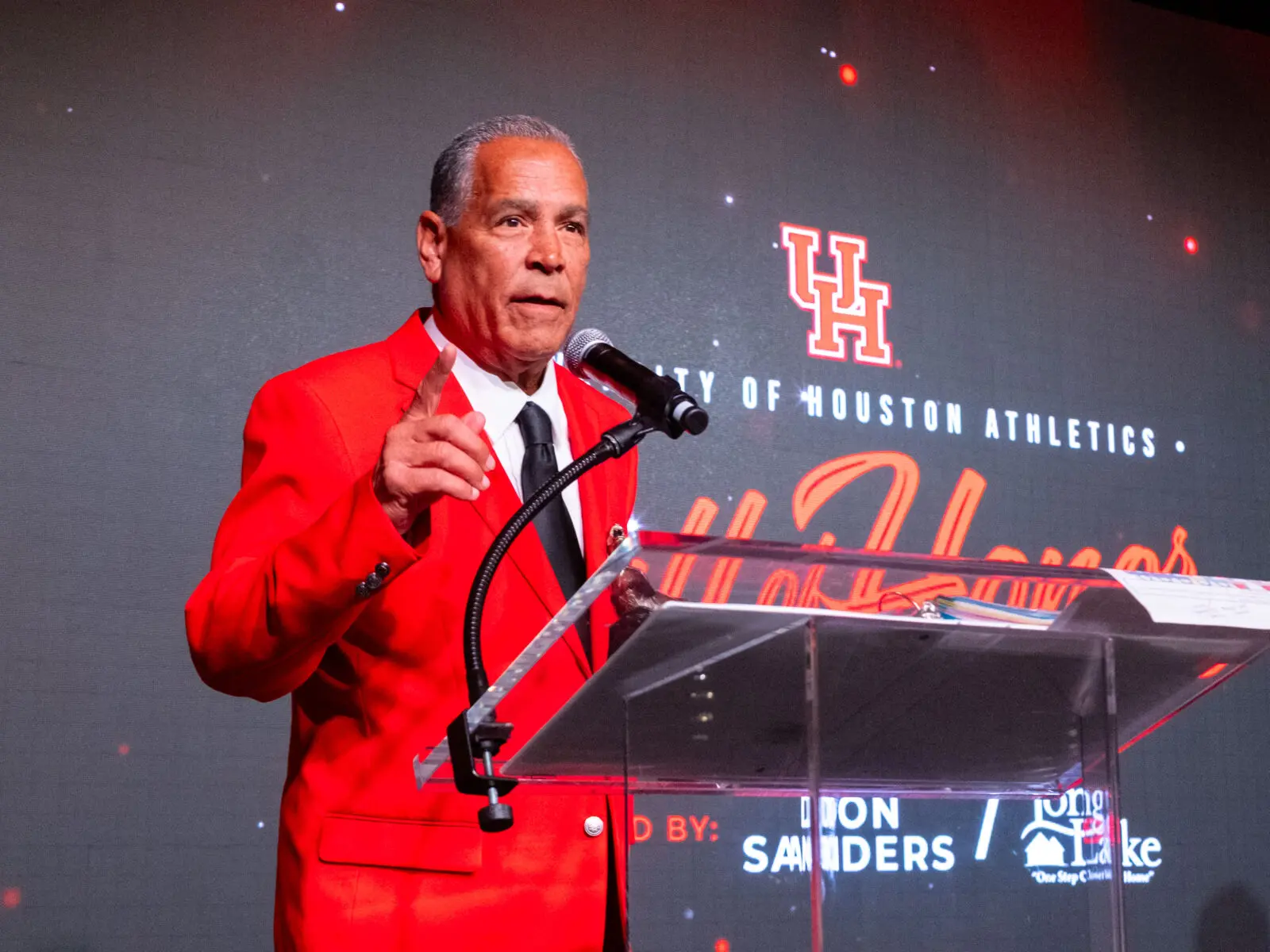 University of Houston coach Kelvin Sampson got emotional and a little teary eyed in his Hall of Honor moment. (Photo by F. Carter Smith)