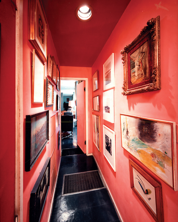 Antechamber between the living room and children’s rooms in the Menil House, 1940s.