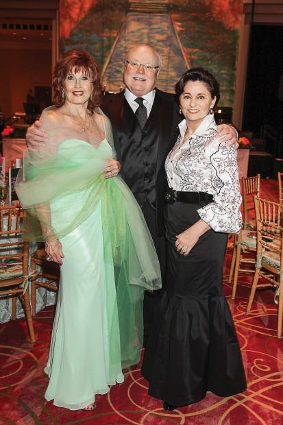 2014 Moores Society’s Dinner Concert Gala: Chairman Eleanor Connan, David Ashley White, chairman Beth Madison.