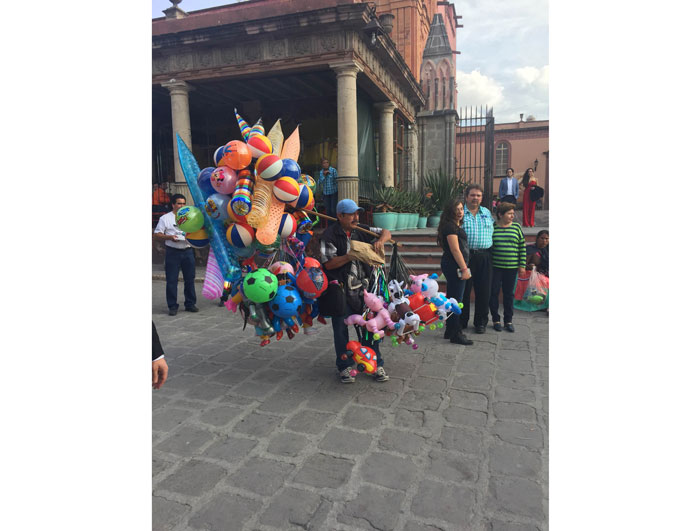 A street vendor in the plaza.