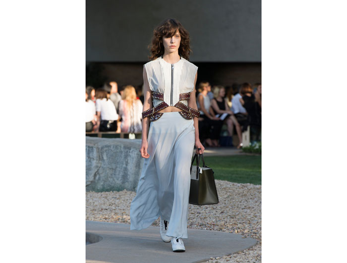 A look from the Louis Vuitton Cruise 2016 collection 