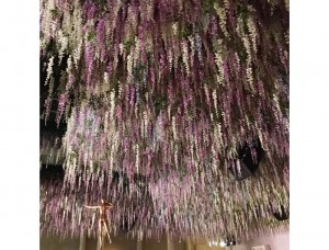 Dinner ambiance inside the Met