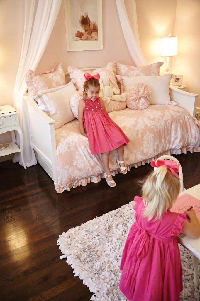 Aubrey and Gracie O’Banion relax.