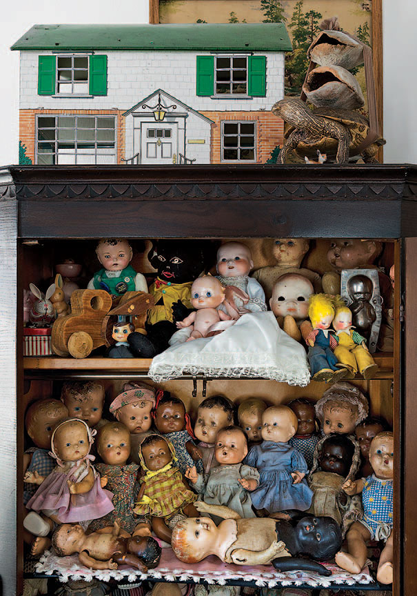 Sensabaugh’s doll collection dates back to his childhood. Vintage taxidermy-turtle art assemblage by Sensabaugh, 2006. Vintage Marx dollhouse.