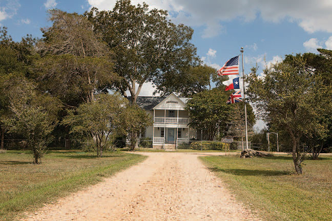 The Prairie by Rachel Ashwell (Photography by Jenny Antill Clifton)