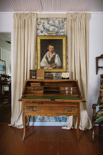 Maison Miral is selling a Louis XV-period (1730-1760) bureau known as a dos-d’âne (from the French for “humpback”) for $11,500.
