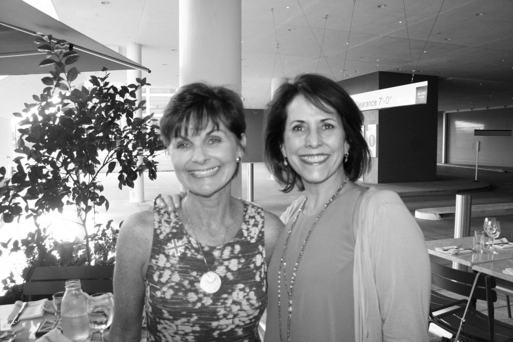 Theta Charity Antiques Show Toasts the Designers Walk, 09.23.2015