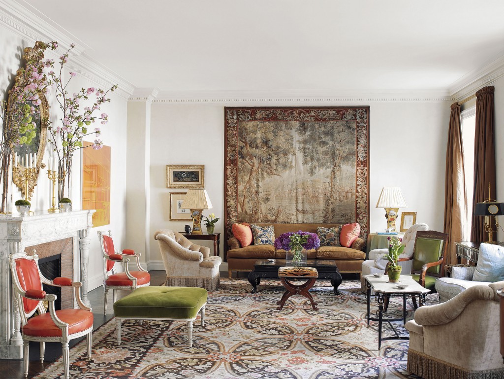 A client’s living room in one of Rosario Candela’s buildings on Park Avenue features an eclectic mix grounded in classicism, reflecting their European taste. Oscar Shamamian was the architect on this project. (Photography by William Waldron)
