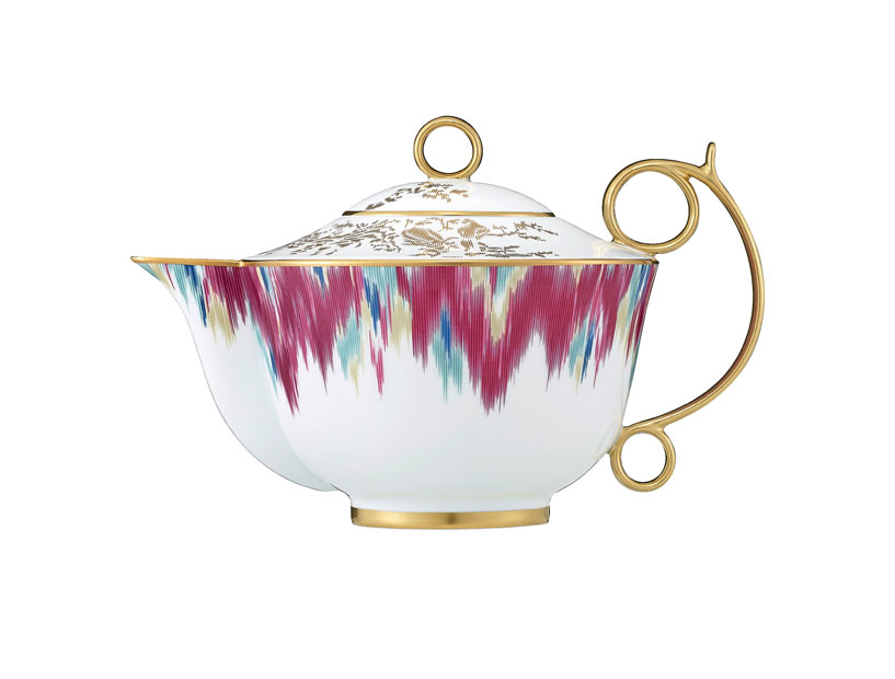 Voyage en lkat tea pot, $1,520