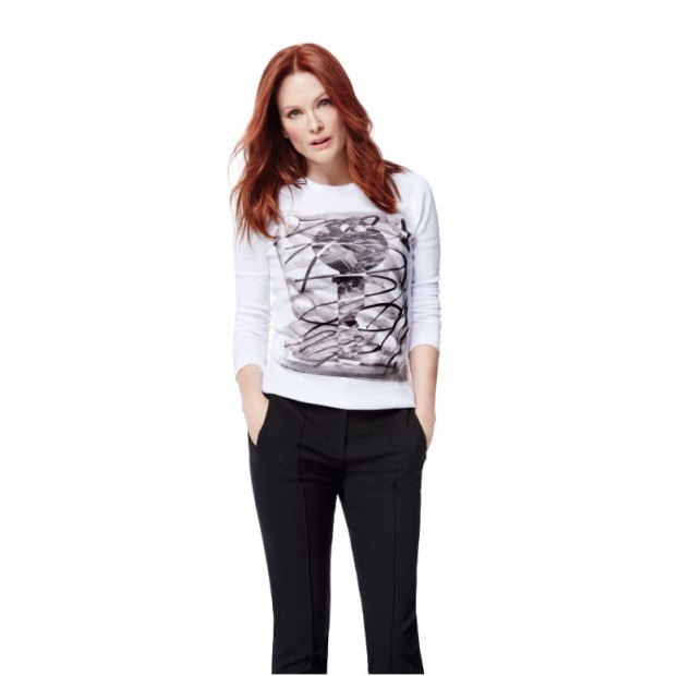 Julianne Moore, Key to the Cure ambassador, models the Jason Wu-designed T-shirt.