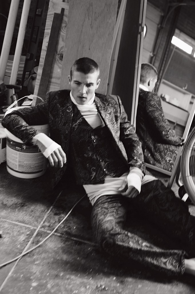 Etro wool paisley three-piece suit $3,937, at the Etro boutique, Neiman Marcus, Saks Fifth Avenue. Rick Owens shirt $390,
at farfetch.com. Boris Bidjan Saberi turtleneck $315, at borisbidjansaberi.com.