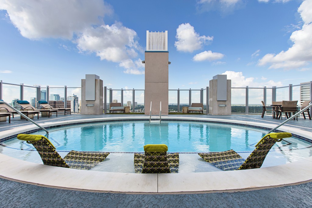 Rooftop plunge pool