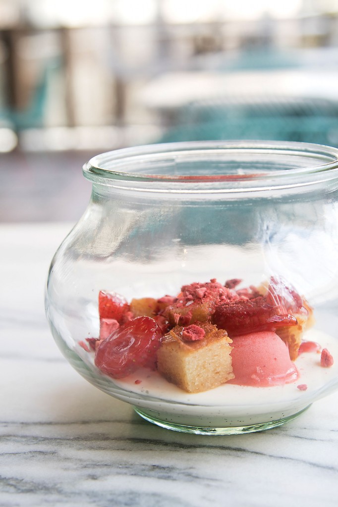 Thai strawberry shortcake