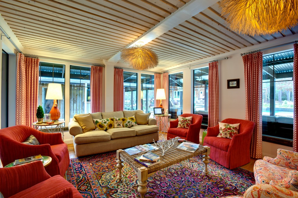 Deer Lake Lodge's fasting lounge is open 24/7.