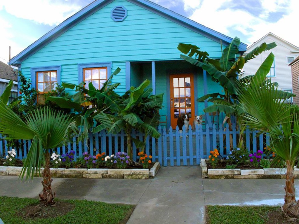 The Post-1900 Storm Tenant Cottage at 1309 15th Street, part of the 42nd Annual Galveston Historic Homes Tour