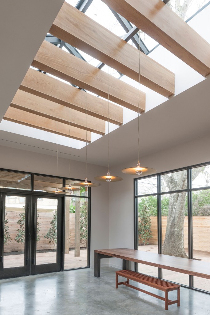 3312 University (ticket sales location and will call); Strasser Design, 2016. (Photo by Paul Hester)