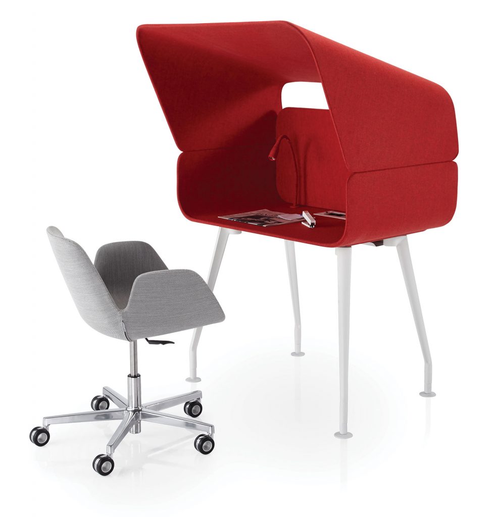 Koleksiyon Miranda chair (left) and Cap desk