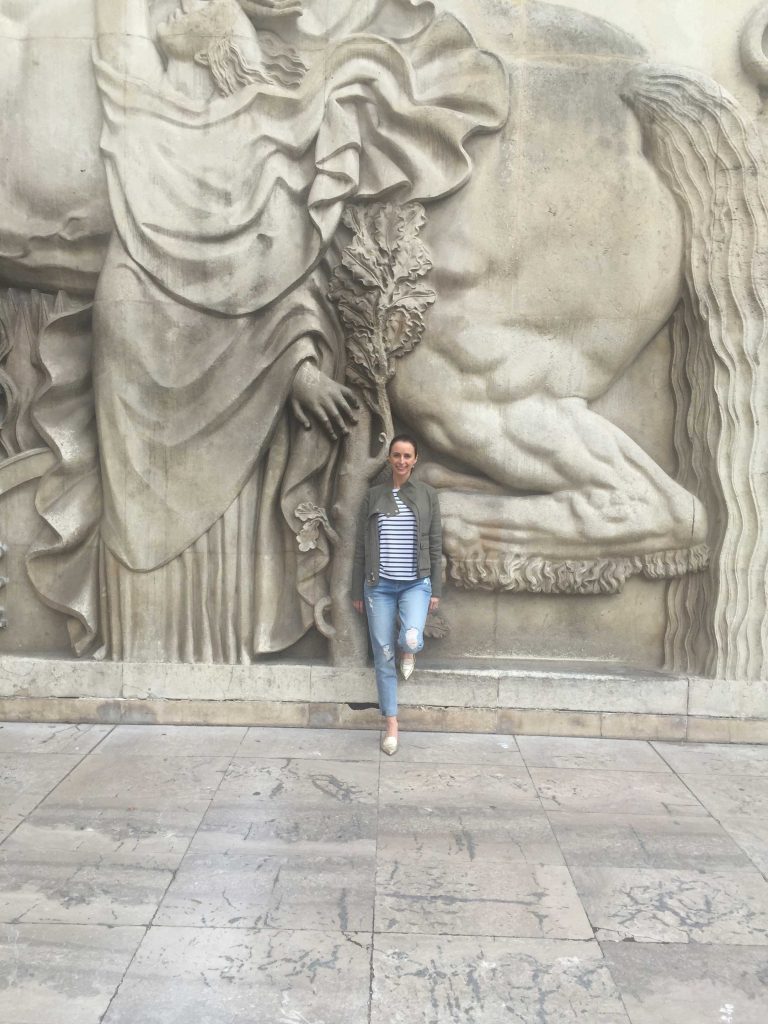 Max at the Palais de Tokyo's bas reliefs