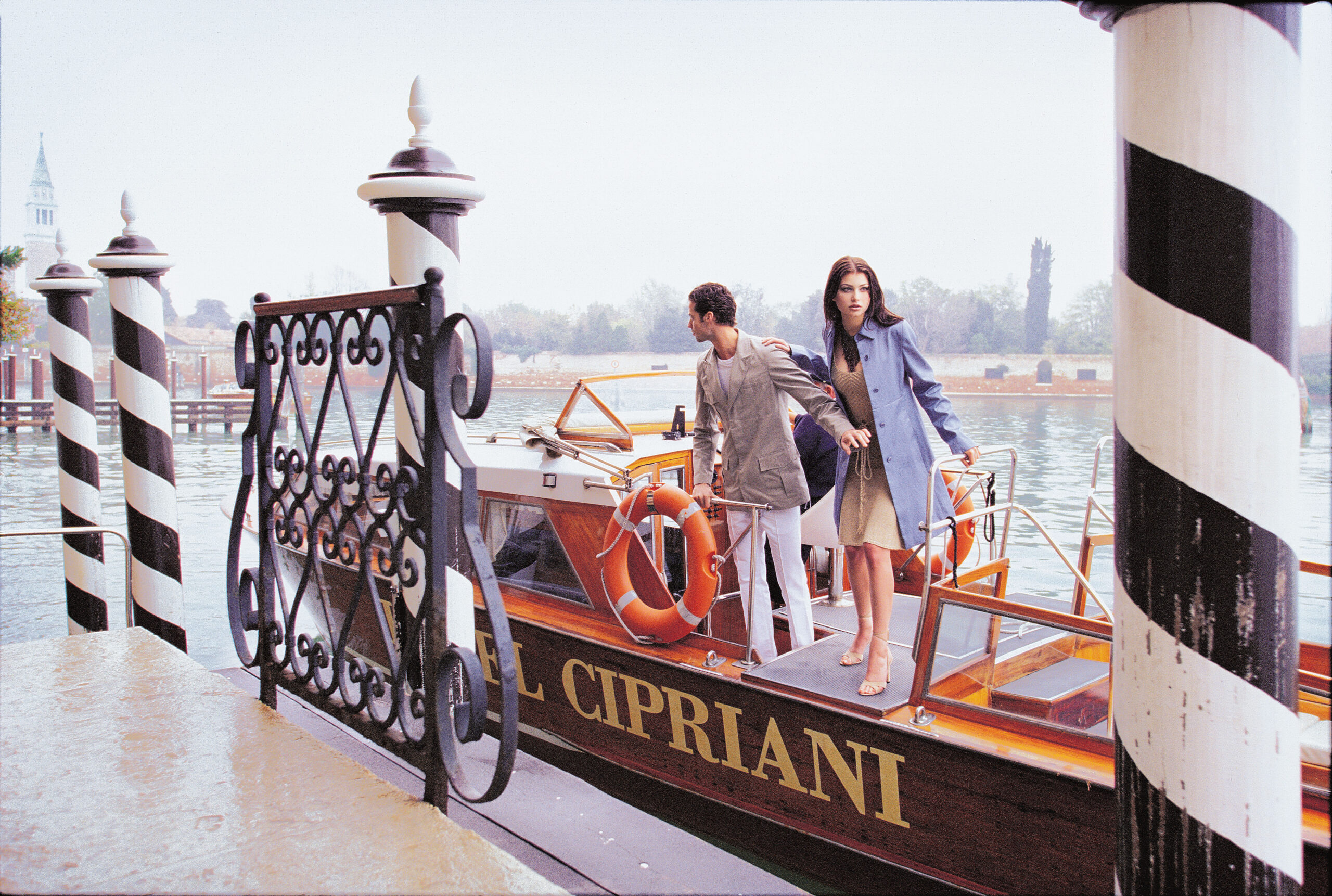 In 2000, fall fashion was also shot in Venice. 