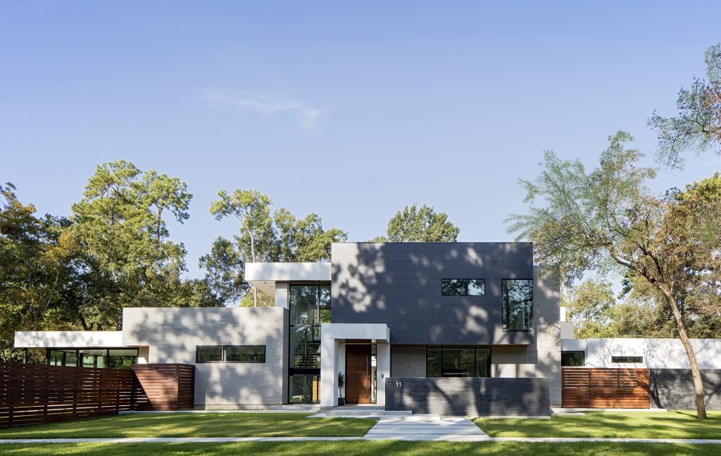 The 2016 Houston Modern Home Tour takes place this Saturday. 11 Gage Court designed by Merge Architects is one of the eight homes featured. 