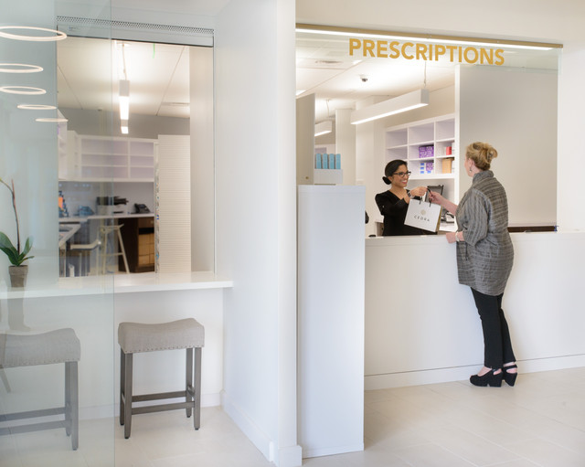 Discover traditional pharmacy services in an inviting environment.