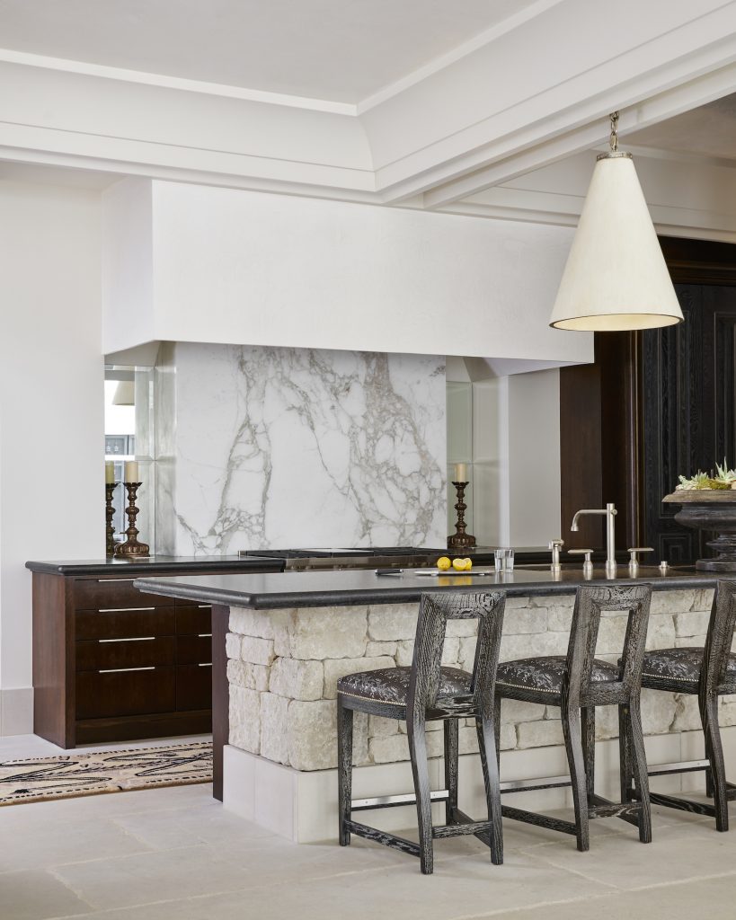 Custom kitchen by Sees Design. Niermann Weeks light
from Laura Lee Clark. Donghia stools.