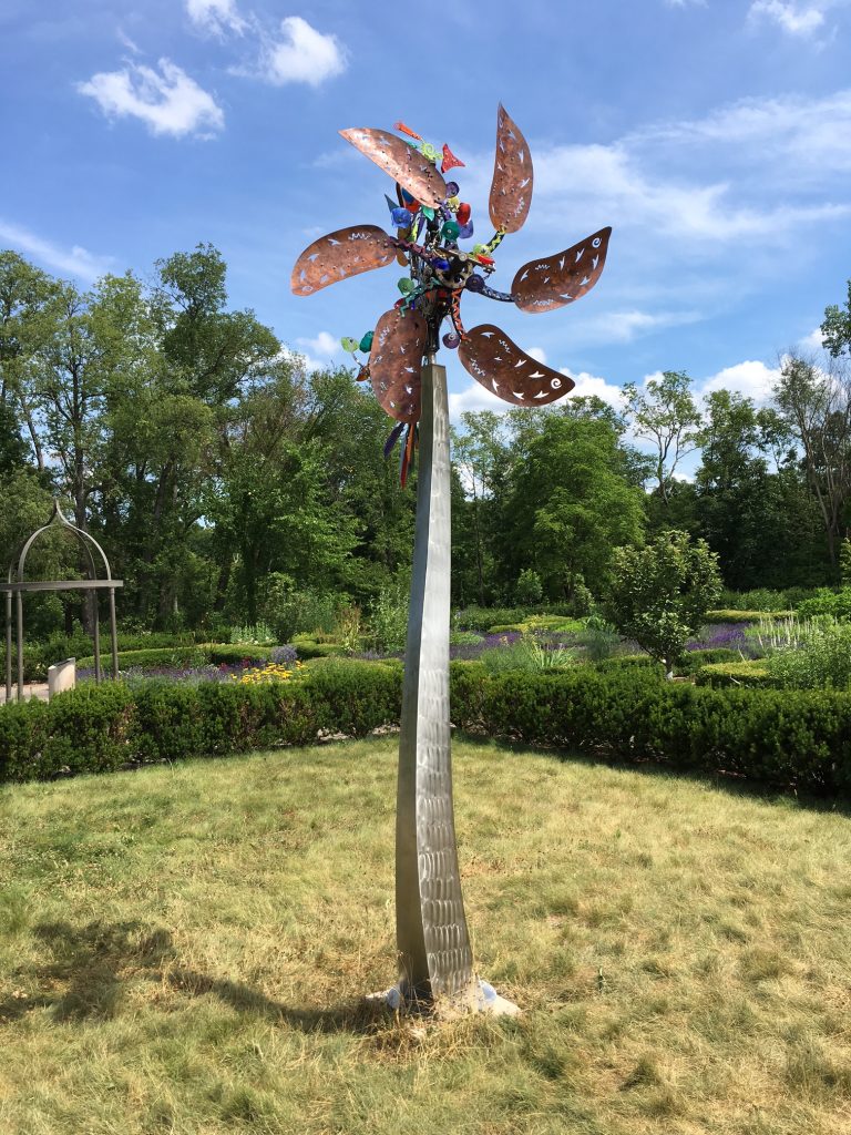 An engaging sculpture in the botanical gardens. 