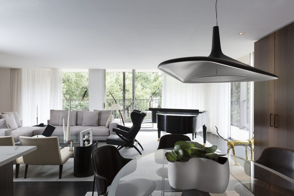 Inside a condo on Turtle Creek Boulevard (Turtle Creek Association)