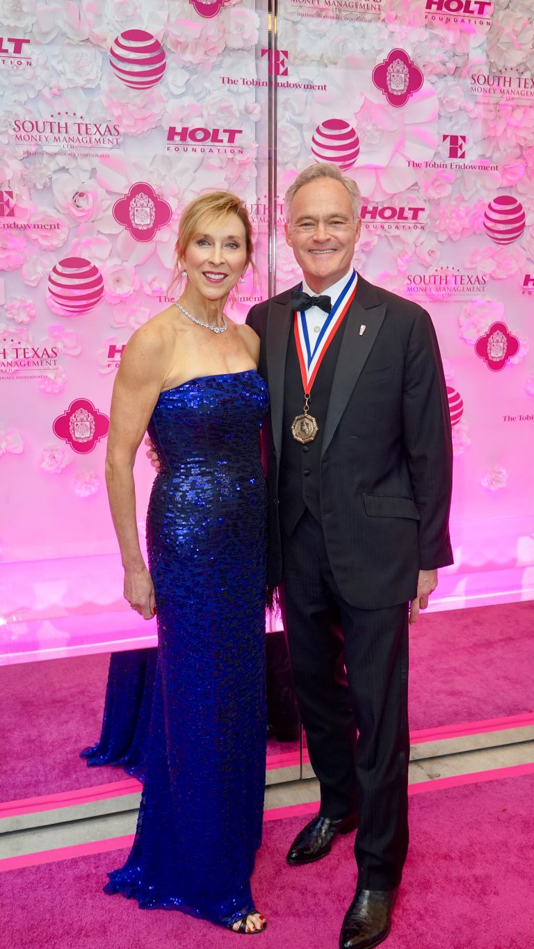 Super Celebrities Given Prestigious Texas Medals A Night