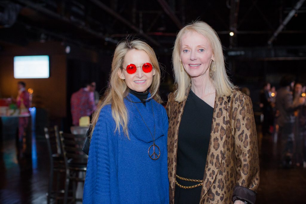 Lynn McBee, Shelle Sills