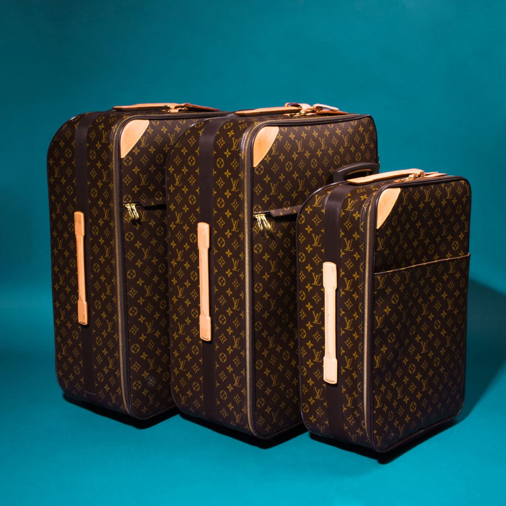 Luxury Garage Sale puts high-end suitcases within your reach.