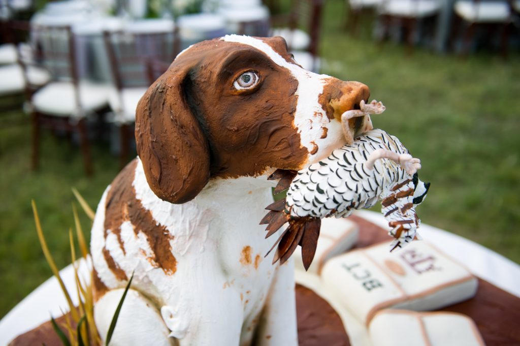 The couple’s Brittany spaniel, Dos, gave inspiration to the groom’s cake.