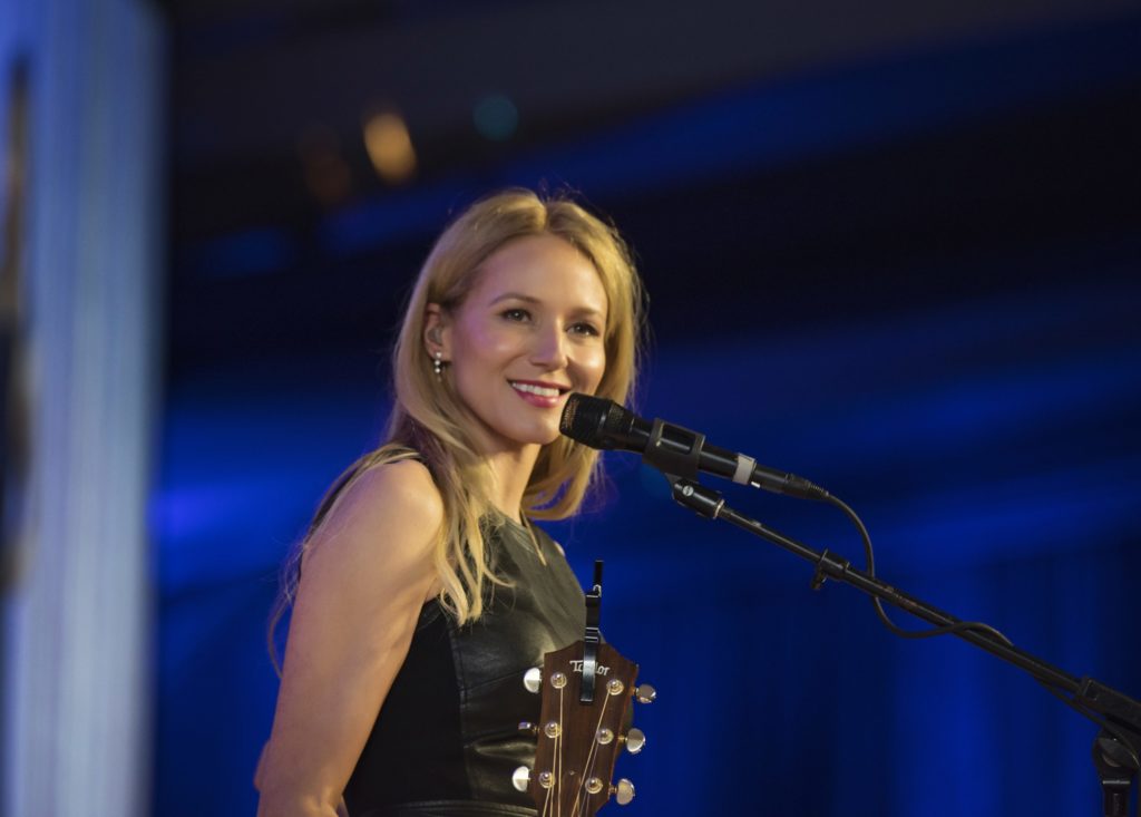 Jewel performed for guests at the gala