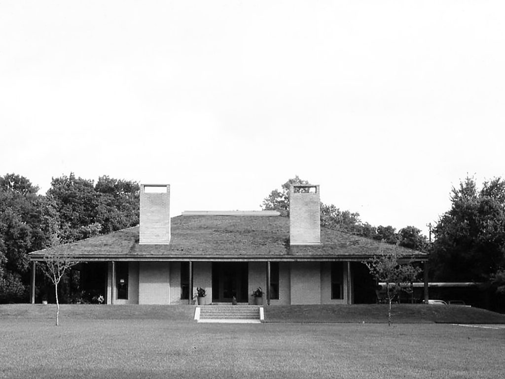The Graves house by Frank Welch. Photo courtesy of TCU Press.