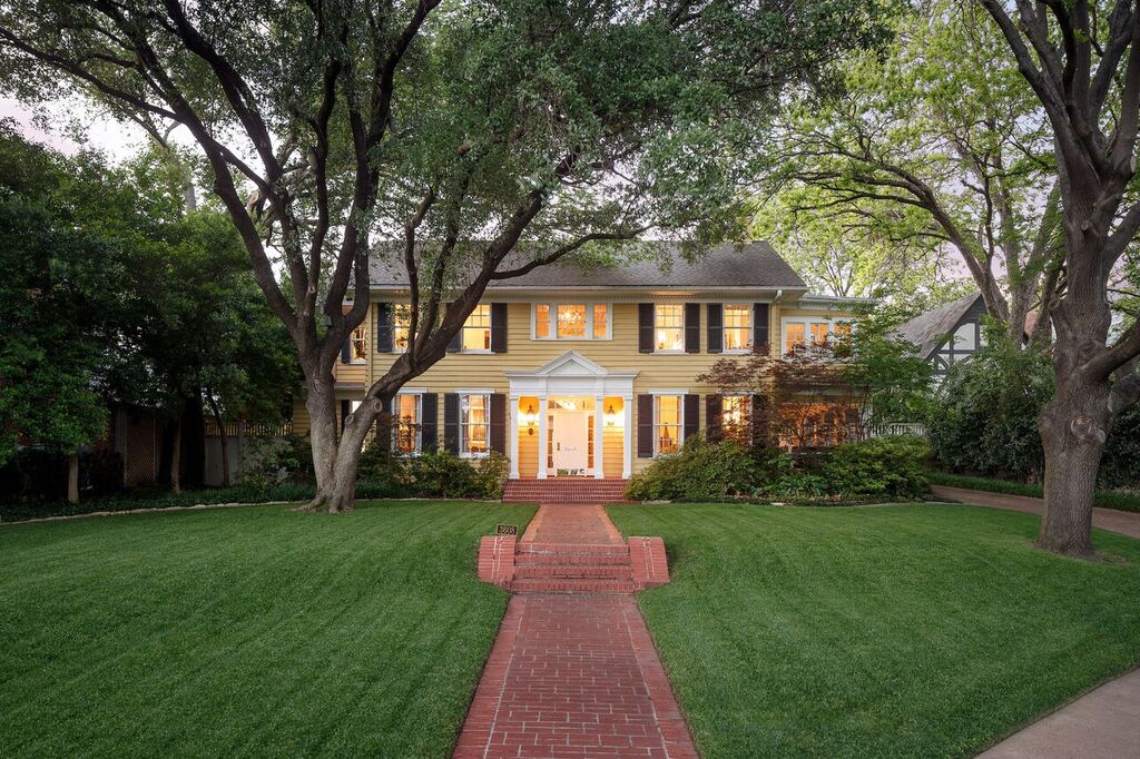 This Highland Park Dream Home Takes Curb Appeal to a New Level 3.49