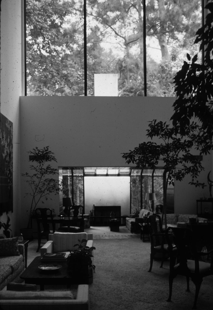 The Welsh house in Houston by architect Frank Welch. Photo courtesy of TCU Press.