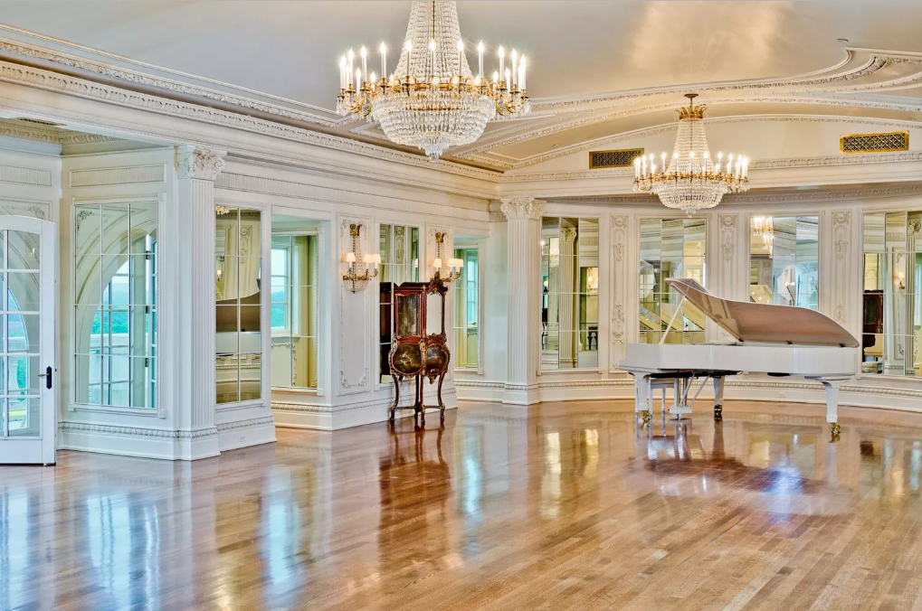 Everything glitters in a French palace mansion. Even when it's less than an hour from Dallas.