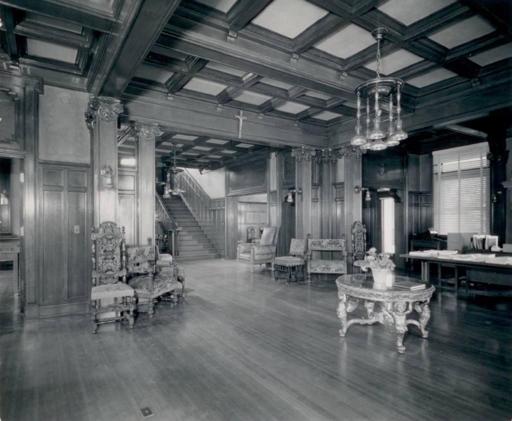 The foyer of the Link-Lee Mansion in 1947 when the school opened