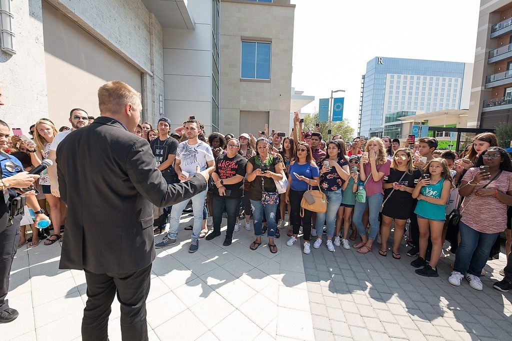 Demi Lovato visited the Legacy West Fabletics store to promote her latest collaboration with the brand. 