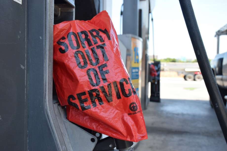 This is the scene at scores of gas stations in North Texas as a gas shortage meets panic.