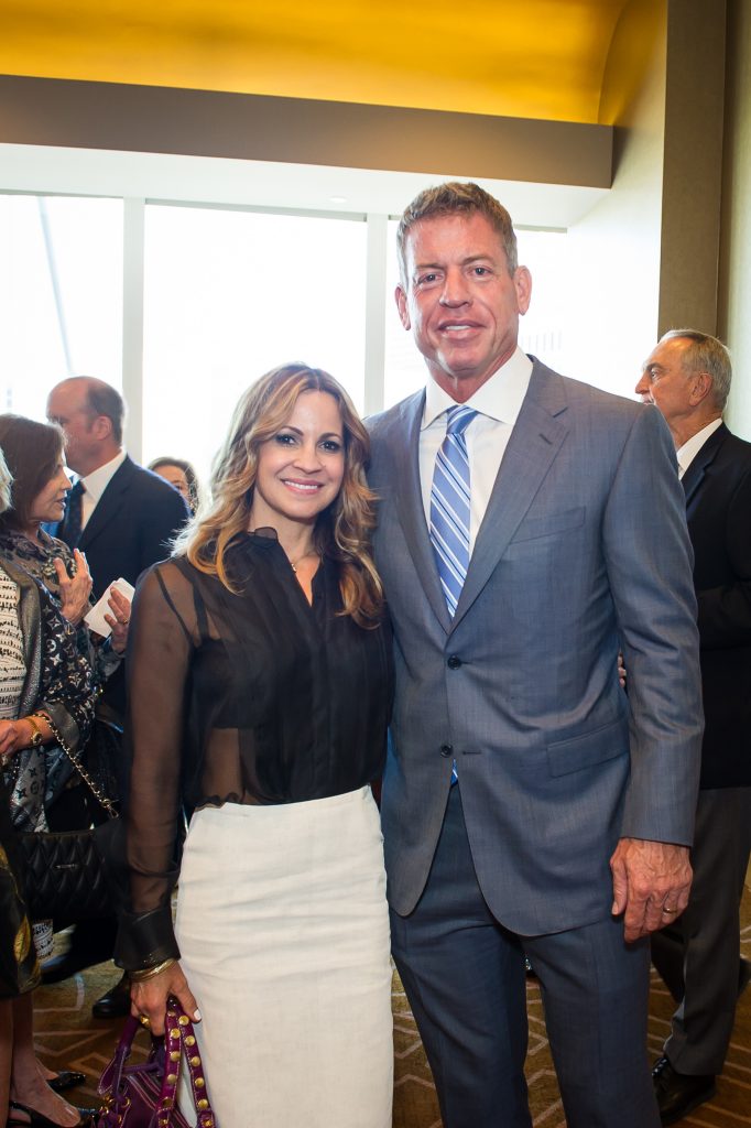 Capa & Troy Aikman