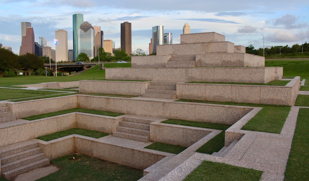 Moroles' iconic Houston Police Officer Memorial, 1990