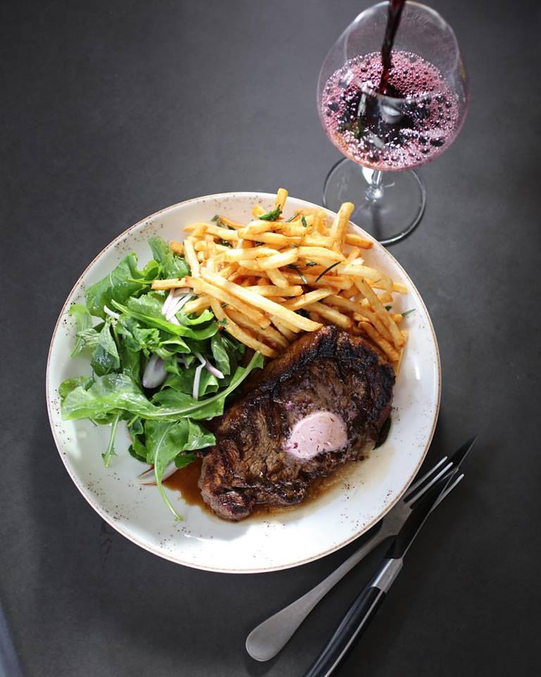 Up on Knox serves upscale American cuisine. 