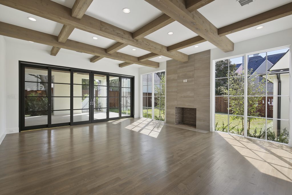 3715 Villanova blurs the line between the indoors and outdoors to great effect.