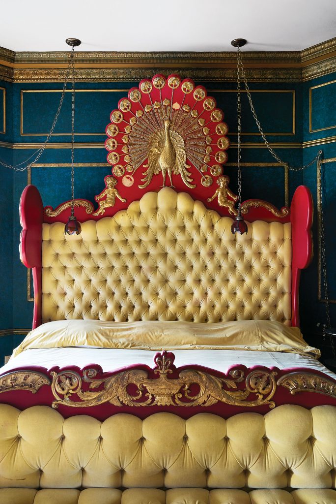 The Band Wagon Bedroom underscores the circus theme. 